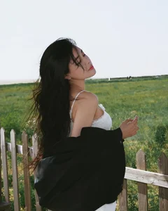 Vũ Văn Thanh's Girlfriend Turns Heads with Chic Look in China - image 6