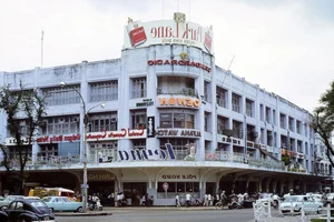 Historic Photos of Saigon's Most Beautiful Boulevard: A Nostalgic Journey - image 4