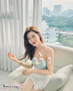 Stunning Gallery: Actress Le Huynh Thuy Ngan Shines in Latest Bikini Photoshoot - image 13