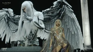 Lisa of BLACKPINK Stuns as a Fallen Angel at Coachella 2026 - image 2