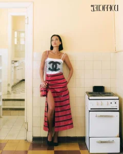 Supermodel Bang Lang: A Glimpse into Her Peaceful Life 17 Years After Retiring from the Runway - image 8