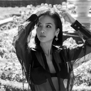 Supermodel Bang Lang: A Glimpse into Her Peaceful Life 17 Years After Retiring from the Runway - image 7
