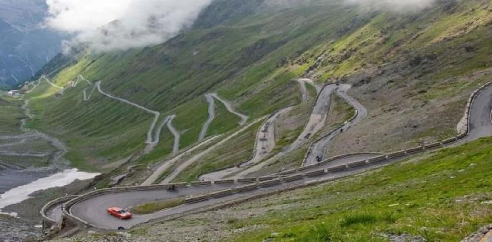 Thrilling Journeys: Exploring the World's Most Dangerous 'Death Roads'