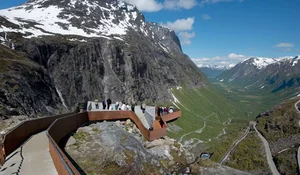 Thrilling Journeys: Exploring the World's Most Dangerous 'Death Roads' - image 6