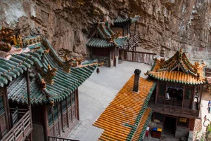 Unbelievable Sights at China's Most Precarious and Dangerous Temples - image 8