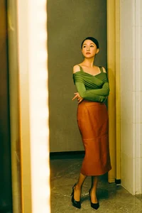 The Elegant and Timeless Fashion Style of Actress Zhou Xun - image 1