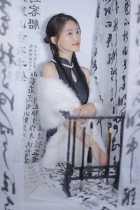 Song Yuxin's Stunning Photoshoot in Shanghai: Capturing Elegance and Modern Style - image 32