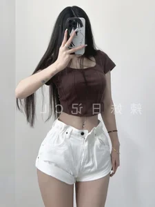 Song Yuxin's Stunning Photoshoot in Shanghai: Capturing Elegance and Modern Style - image 41