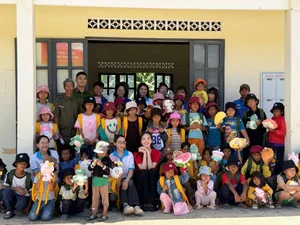 Miss International Thanh Thuy Spreads Warmth to Highland Children - image 6