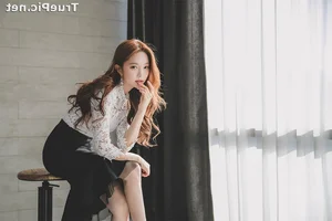 Park Soo Yeon Fashion Photography: Capturing the Essence of Korean Elegance - image 13