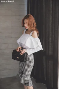 Park Soo Yeon Fashion Photography: Capturing the Essence of Korean Elegance - image 34