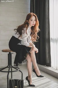 Park Soo Yeon Fashion Photography: Capturing the Essence of Korean Elegance - image 52