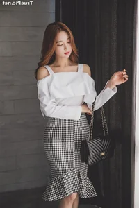 Park Soo Yeon Fashion Photography: Capturing the Essence of Korean Elegance - image 35