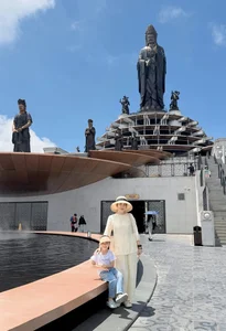 Vietnamese Celebrity News: Ngoc Son's Family Photo Truth and Duc Tien's Last Gift - image 1