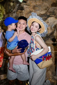 Vietnamese Celebrity News: Ngoc Son's Family Photo Truth and Duc Tien's Last Gift - image 5