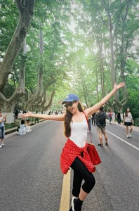 Vietnamese Celebrity News: Ngoc Son's Family Photo Truth and Duc Tien's Last Gift - image 31