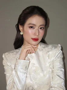 Vietnamese Singer Achieves Sudden Stardom in China After 12-Year Career Struggle - image 3