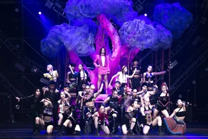 Vietnamese Singer Achieves Sudden Stardom in China After 12-Year Career Struggle - image 2