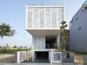 TH House: Innovative 2-Story Home in Da Nang with a Rooftop Organic Farm - image 6