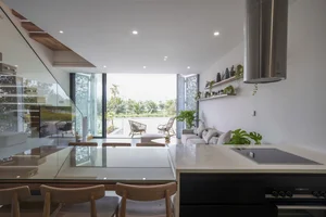 TH House: Innovative 2-Story Home in Da Nang with a Rooftop Organic Farm - image 7