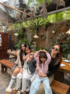 Vietnamese Celebrity Updates: Phuong Oanh's New Look and Viet Huong's Anniversary - image 1