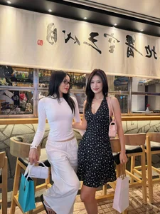 Vietnamese Celebrity Updates: Phuong Oanh's New Look and Viet Huong's Anniversary - image 24