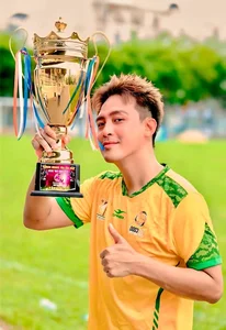 Vietnamese Celebrity Updates: Phuong Oanh's New Look and Viet Huong's Anniversary - image 13
