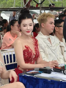 Vietnamese Celebrity Updates: Phuong Oanh's New Look and Viet Huong's Anniversary - image 39