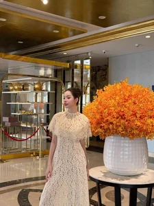 Vietnamese Celebrity Updates: Phuong Oanh's New Look and Viet Huong's Anniversary - image 45
