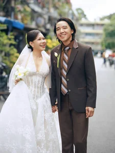 Vietnamese Celebrity Updates: Phuong Oanh's New Look and Viet Huong's Anniversary - image 55
