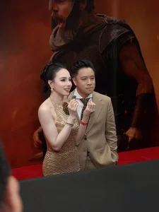 Vietnamese Celebrity Updates: Phuong Oanh's New Look and Viet Huong's Anniversary - image 46