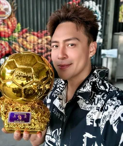 Vietnamese Celebrity Updates: Phuong Oanh's New Look and Viet Huong's Anniversary - image 19