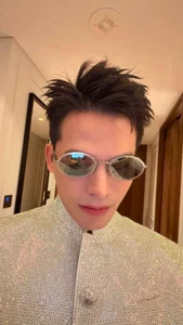 Vietnamese Celebrity Updates: Phuong Oanh's New Look and Viet Huong's Anniversary - image 52