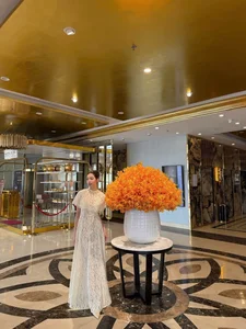 Vietnamese Celebrity Updates: Phuong Oanh's New Look and Viet Huong's Anniversary - image 12