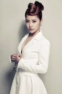 Chi Pu Fashion Gallery: 10 Stylish and Glamorous Portraits of the Star - image 5