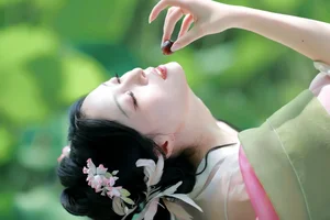 YiTuYu Art Language Vol.5240: Nu Li Hua Zhuang De Sui Sui Photography Gallery - image 19