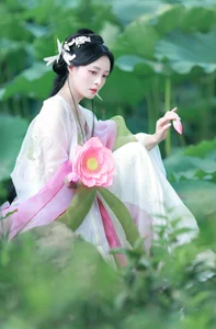 YiTuYu Art Language Vol.5240: Nu Li Hua Zhuang De Sui Sui Photography Gallery - image 20