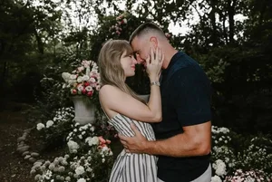 Taylor Swift and Travis Kelce: Dating Rules and Rumors of a Secret Engagement Ring Purchase - image 3