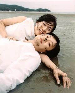 9X Singer Viral Mud-Themed Wedding Photos Receive Support from Showbiz Stars - image 2
