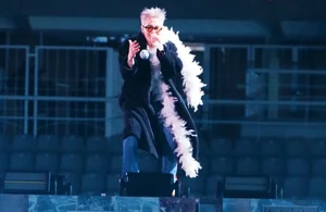 G-Dragon Sparks Global Fashion Trend with Iconic Rose Shirt and Crown Accessories - image 10