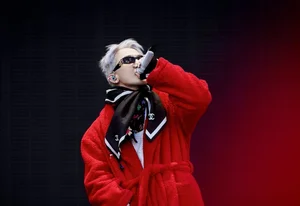 G-Dragon Sparks Global Fashion Trend with Iconic Rose Shirt and Crown Accessories - image 2