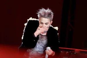 G-Dragon Sparks Global Fashion Trend with Iconic Rose Shirt and Crown Accessories - image 5