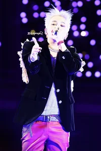 G-Dragon Sparks Global Fashion Trend with Iconic Rose Shirt and Crown Accessories - image 6