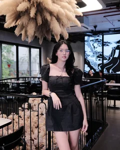 Stunning Vietnamese WAGs Turn Heads During Glamorous Cafe Hangout - image 2