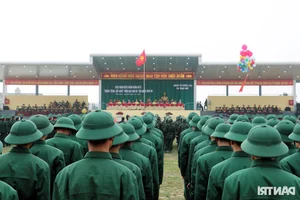 Witnessing the Power: Incredible Qigong and Head-Butting Feats in Military Training - image 0