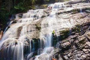Wild Beauty: A Guide to Trekking Thác Dương Cầm This Summer - image 2