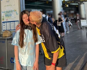 Huy Khanh Bids Heartfelt Goodbye to Daughter Heading to Finland for Studies - image 0