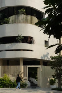 Innovative 3-Story An Phu House Design: Mastering Triangular Plots with Multi-Layered Living Spaces - image 9