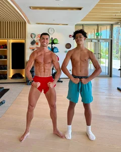 Cristiano Ronaldo’s Intense Parenting: Raising a Champion Under Pressure - image 7