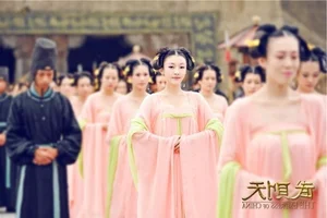 How a Royal Nap Changed a Palace Maid's Life Forever: Fascinating Imperial History - image 0